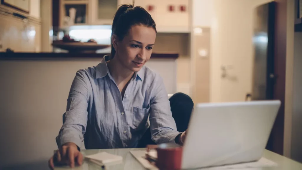 Un software de control horario es una herramienta más sencilla, completa y segura que una plantilla de control horario de trabajadores para registrar sus jornadas laborales