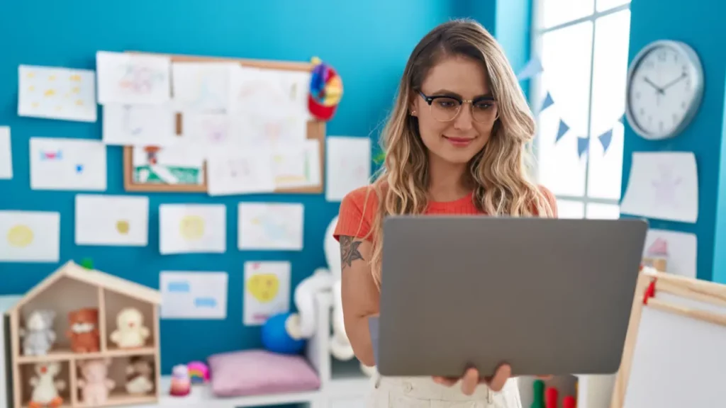Un software de gestión para escuelas debe facilitar las comunicaciones con los padres y madres