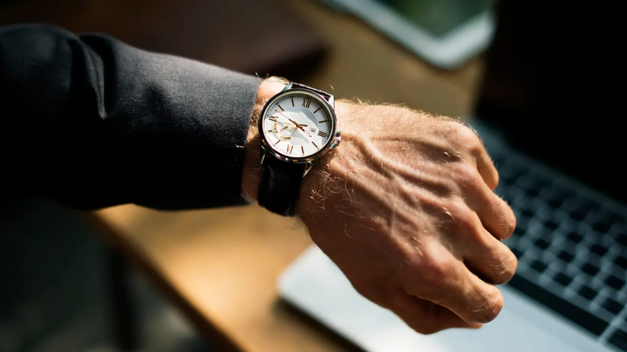 Controlar las horas extra de los trabajadores es esencial para las empresas a niveles legales, organizativos y económicos