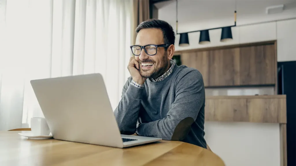 Enviar felicitaciones personalizadas a clientes por Navidad o su cumpleaños contribuye a fidelizarlos