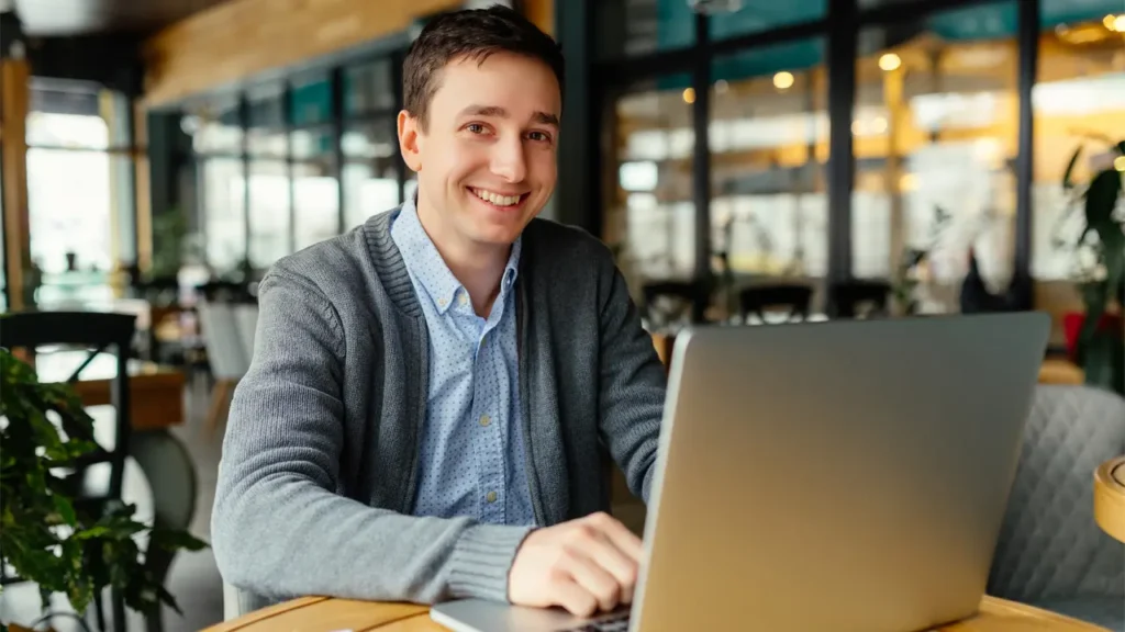 ¿Por qué adaptarse a VeriFactu antes de 2027? Con un software de facturación puedes agilizar la creación de tus facturas