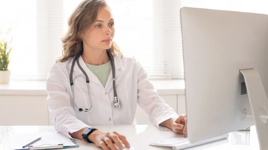 Con un vademécum de medicamentos personalizado es posible automatizar la incorporación de las instrucciones de uso