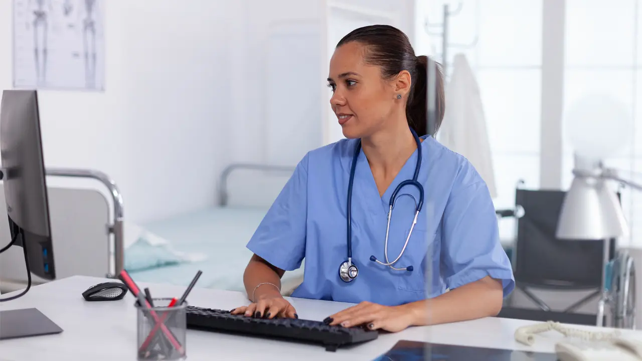 Puedes emplear un vademécum de medicamentos digital que te ayude en la prescripción