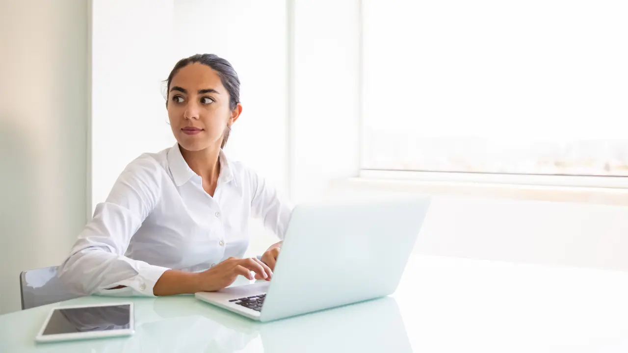 Un programa de gestión de extranjería necesita un canal para el envío ágil y seguro de documentos