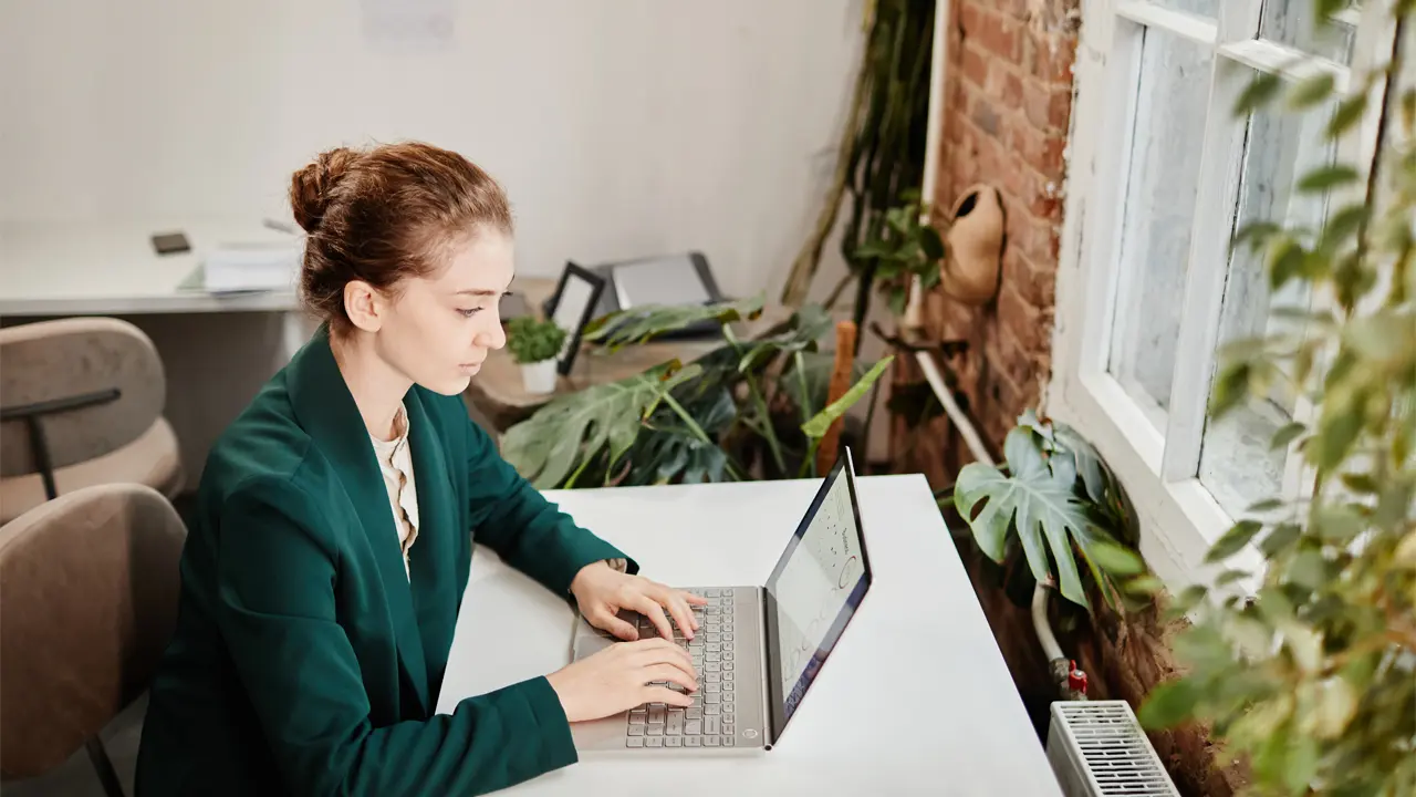 Mediante una auditoría de datos se puede saber qué usuarios accedieron a determinada información