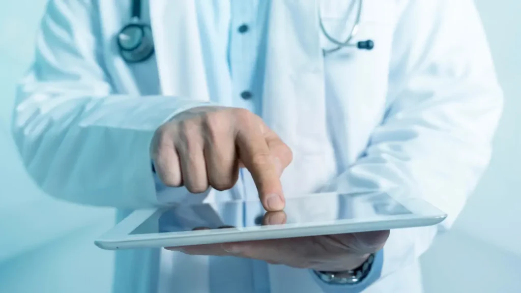 Digitalizar una clínica es fundamental para captar más pacientes y llevar a cabo la gestión económica con eficacia
